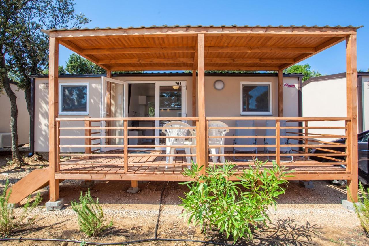 Mobile Homes Delta Marine At Campsite Lopari Nerezine Exterior photo